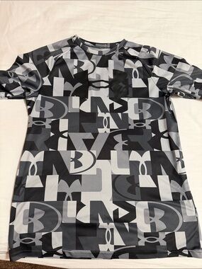 Under Armour Black & Gray Geometric Logo Kids Tshirt
